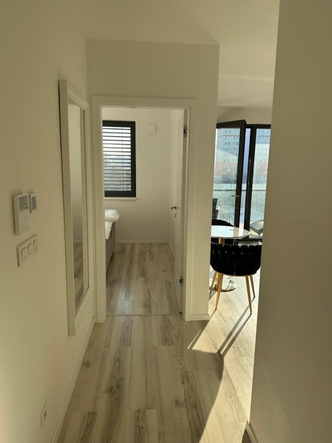 Ein Park Apartment With Free Parking บราติสลาวา ภายนอก รูปภาพ